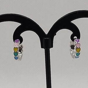 Rainbow heart hoop earrings‎ (NWOT)